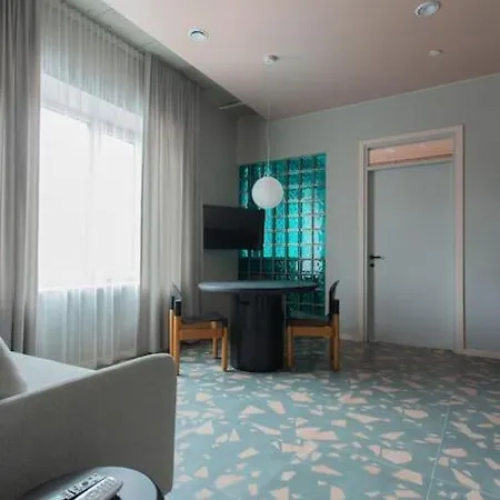 Resume Apartments, Swimmer Lounge No10 By Urban Rent *