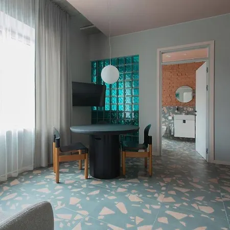 Resume Apartments, Swimmer Lounge No10 By Urban Rent Apartment *